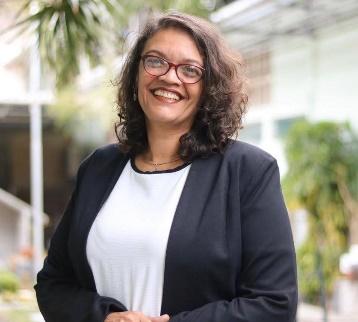 Profa. Ana Paula de Oliveira